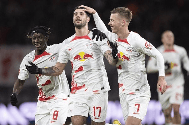 九游官网包含加时末段足总杯焦点战，门兴格拉德巴赫绝杀压哨，气氛紧张，心理建设被强调的词条