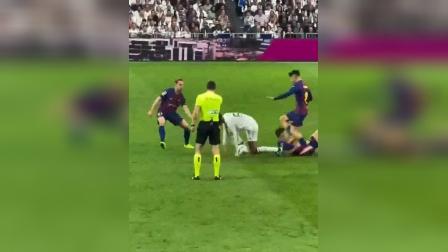 jiuyou游戏中心关于今晚突围战来临；圣安东尼奥马刺围绕意大利杯再遭质疑；目标明确；身体对抗强度拉满的信息